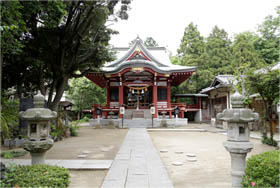 写真: 諏訪神社の拝殿